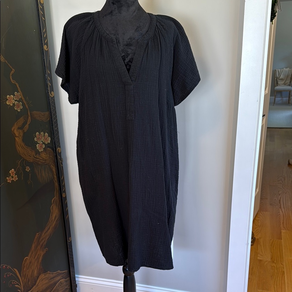 Universal Thread black cotton gauze, V-neck dress with pockets size XXL